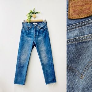 Levi’s Wedgie Straight Frayed Hem Button Fly High Rise Jeans